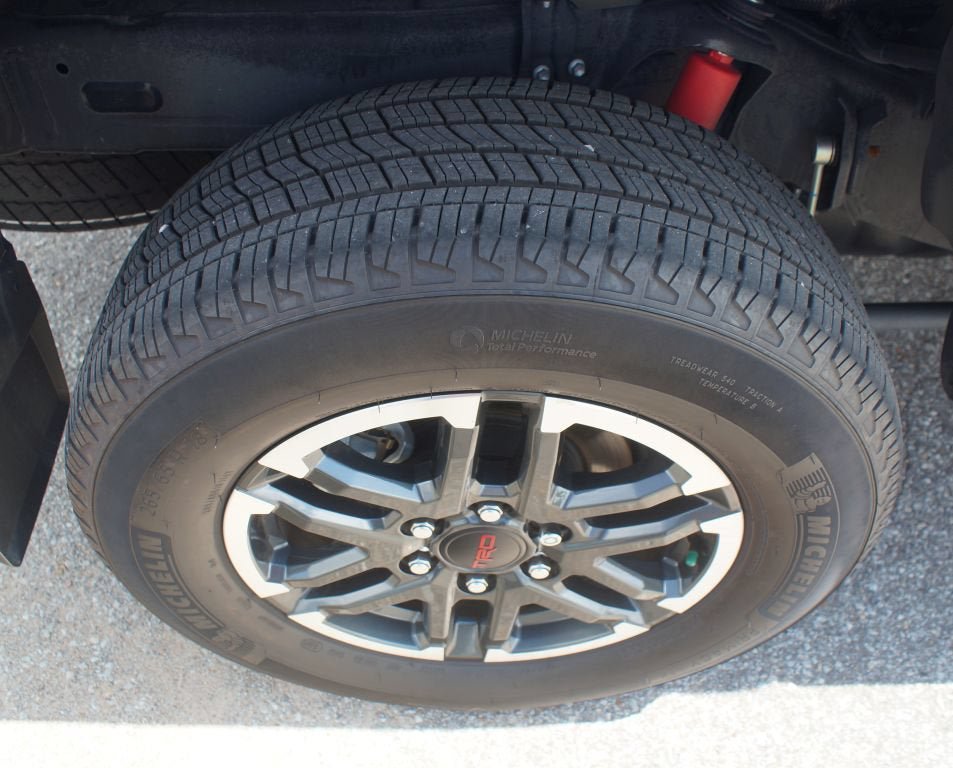 Used 2025 Toyota Tacoma TRD Sport w/ TRD Sport Premium Package AWD/4WD image 27