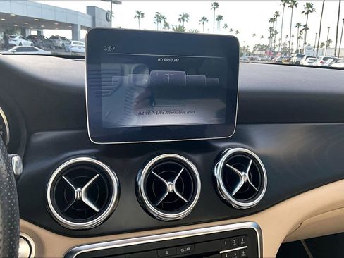 Used 2019 Mercedes-Benz GLA 250 4MATIC image 34