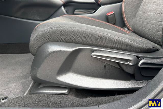 Used 2025 Honda HR-V Sport image 13