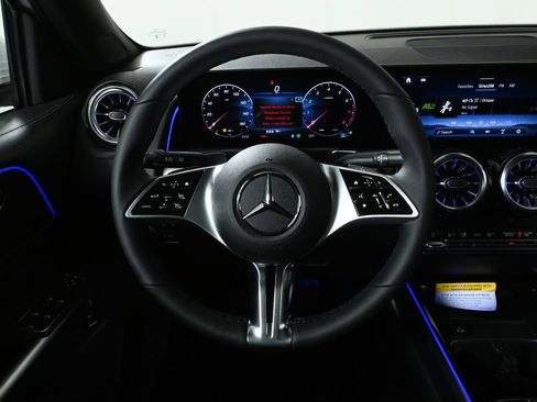 New 2026 Mercedes-Benz GLB 250 4MATIC image 17