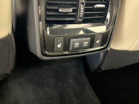 Used 2019 Toyota Avalon Limited w/ All Weather Liner Package FWD image 26