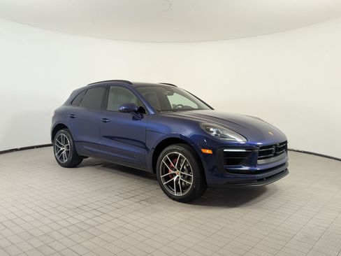 Certified 2024 Porsche Macan S AWD/4WD image 7
