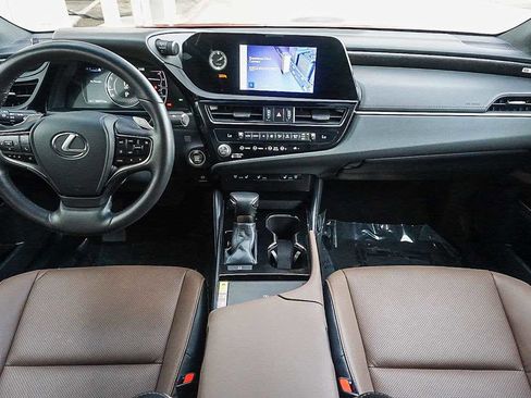 Certified 2025 Lexus ES 350 w/ Premium Package image 13