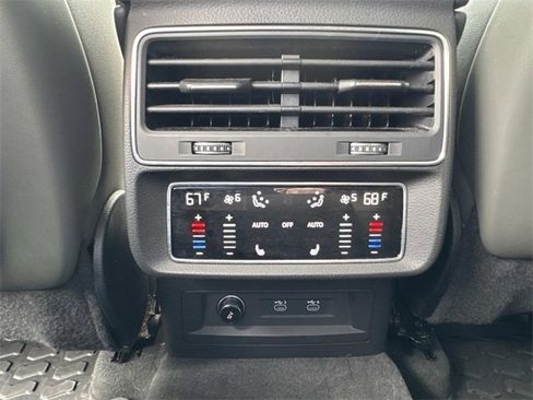 Used 2021 Audi Q8 Prestige w/ Prestige Package image 15