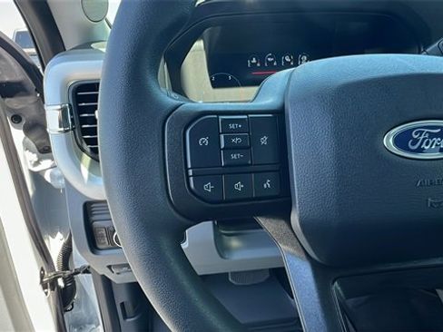 New 2025 Ford F250 XLT w/ Black Appearance Package image 28