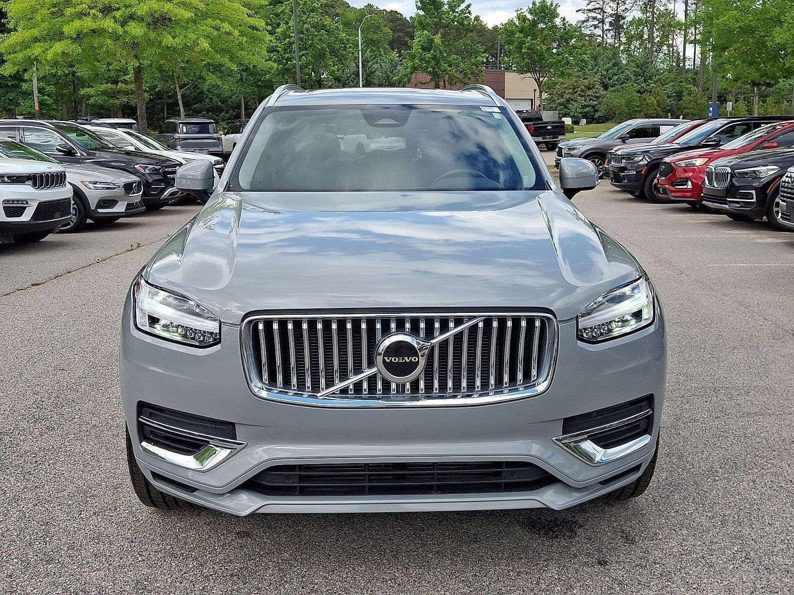 Used 2025 Volvo XC90 T8 Core w/ Protection Package AWD/4WD image 2