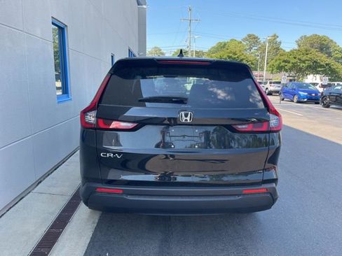 Used 2024 Honda CR-V EX image 3