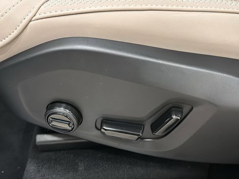 New 2026 Volvo XC90 T8 Plus w/ Protection Package Premier image 24