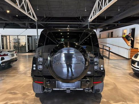 Used 2023 Land Rover Defender 110 V8 AWD/4WD image 4
