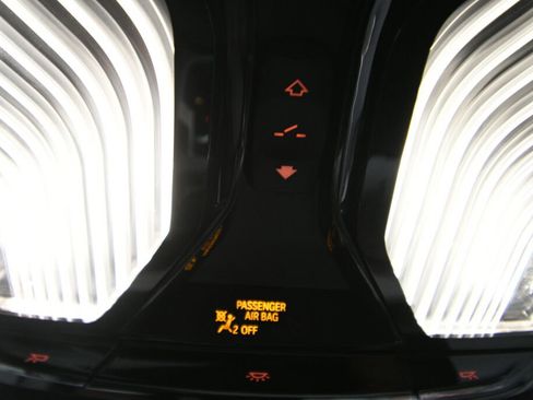Used 2025 BMW 330i xDrive Sedan AWD/4WD image 19