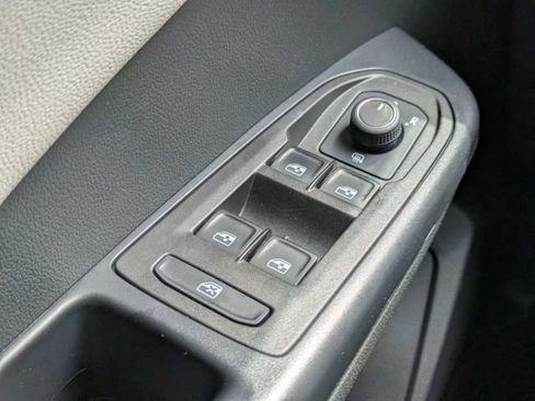 Used 2025 Volkswagen Taos S AWD/4WD image 25