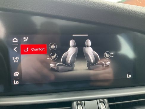 Used 2022 Alfa Romeo Giulia Veloce image 11