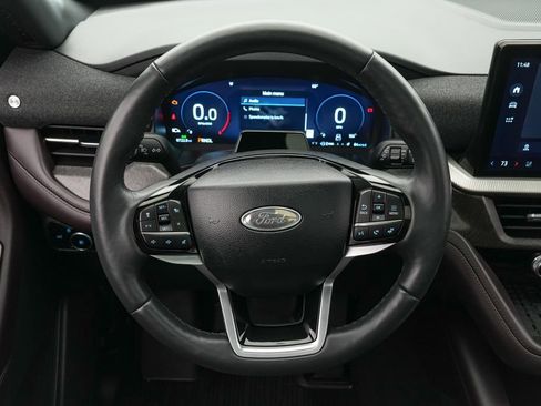 Certified 2025 Ford Explorer Platinum w/ Ultimate Package AWD/4WD image 13