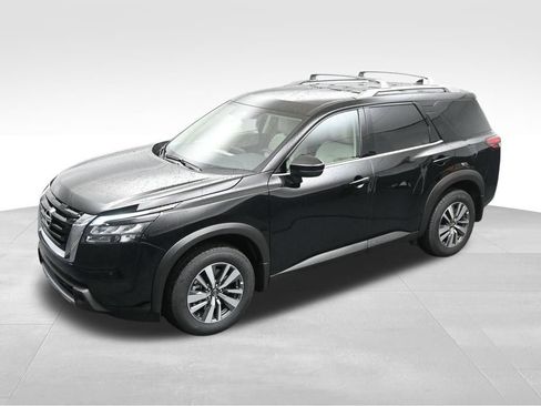 Used 2025 Nissan Pathfinder SL FWD image 25