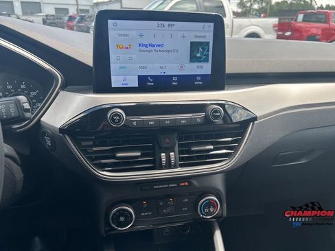 Used 2022 Ford Escape SE AWD/4WD image 9