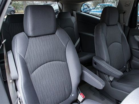 Used 2016 Chevrolet Traverse LT w/ Style and Technology Package image 34