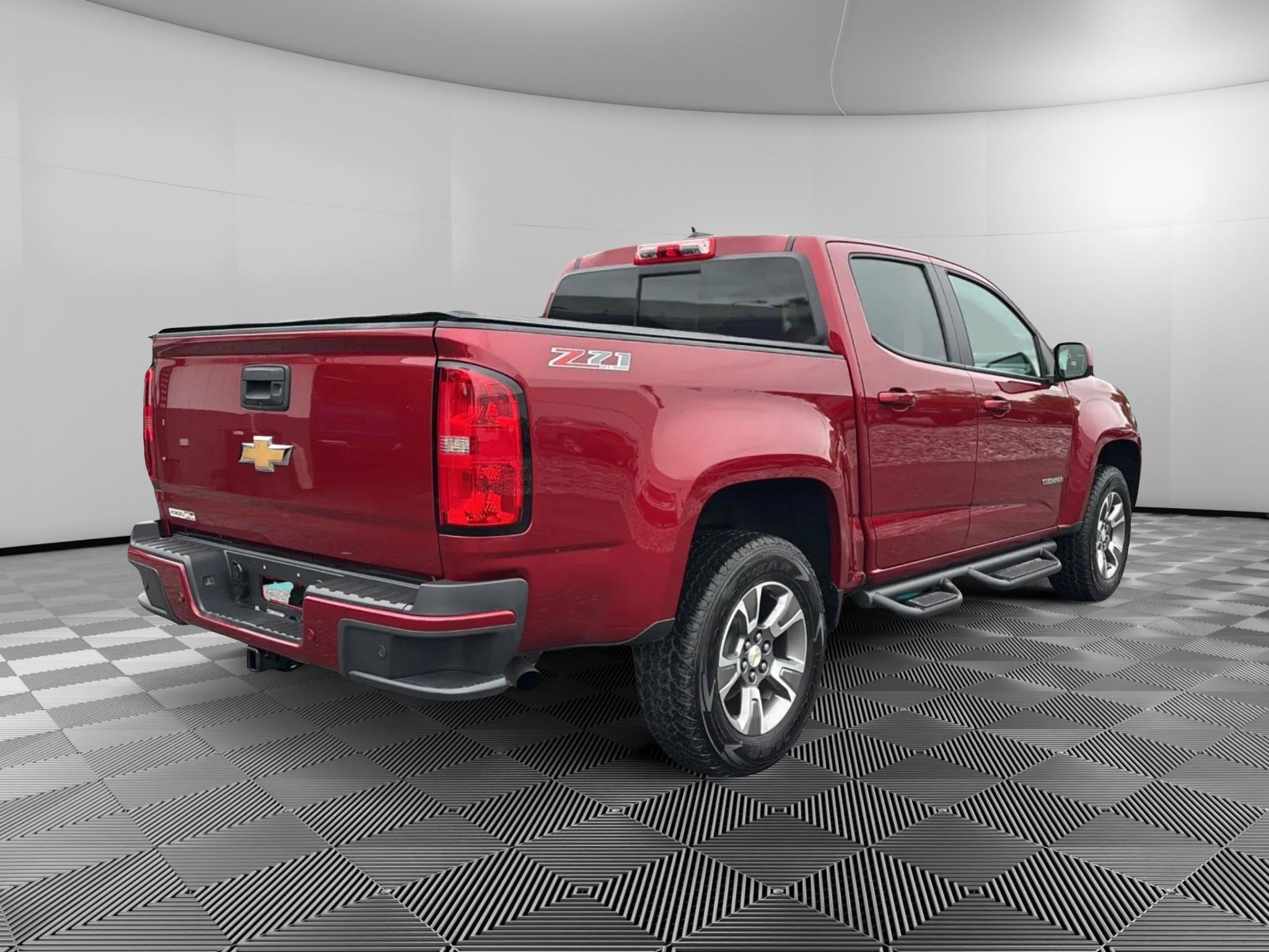 Used 2019 Chevrolet Colorado Z71 w/ LPO, Premium Interior Package AWD/4WD image 4