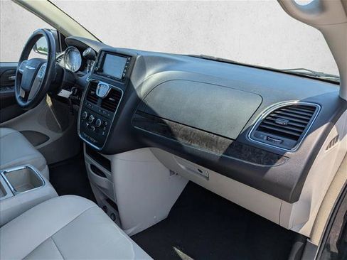 Used 2016 Chrysler Town & Country LX FWD image 26