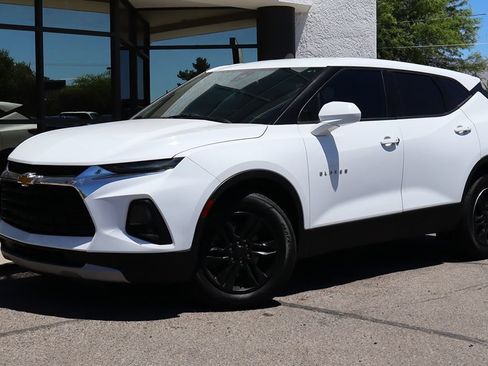 Used 2021 Chevrolet Blazer LT FWD image 2