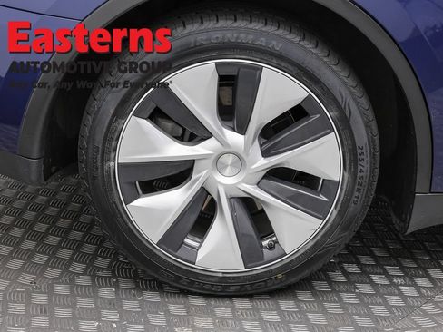 Used 2023 Tesla Model Y Long Range AWD/4WD image 24