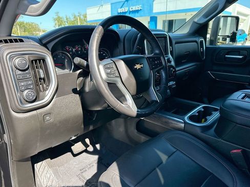 Certified 2022 Chevrolet Silverado 2500 LTZ w/ LTZ Convenience Package AWD/4WD image 9