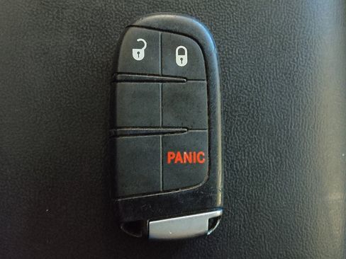 Used 2019 Dodge Journey SE w/ Premium Group image 32