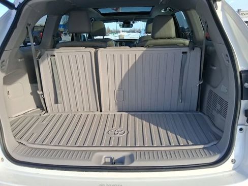 Used 2018 Toyota Highlander Limited Platinum image 7