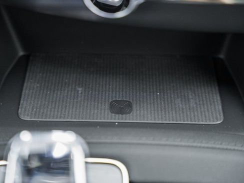 New 2026 Volvo XC90 B6 Plus w/ Protection Package Premier image 23