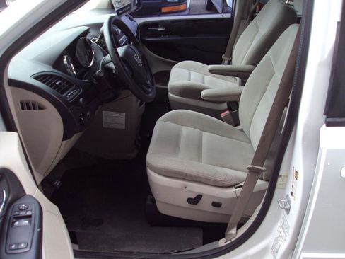 Used 2015 Dodge Grand Caravan SE w/ Quick Order Package 29E SE FWD image 20
