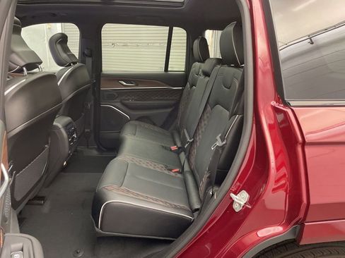 New 2025 Jeep Grand Cherokee Summit image 19