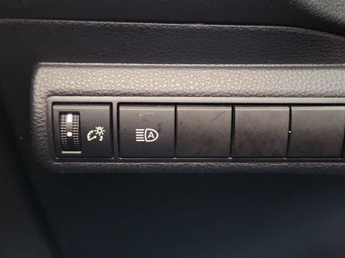 Used 2020 Toyota Corolla LE image 26