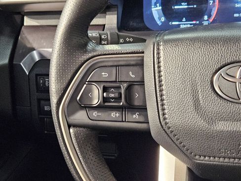 Certified 2025 Toyota 4Runner 4WD image 27