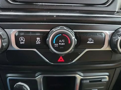 Used 2021 Jeep Wrangler Sport AWD/4WD image 18