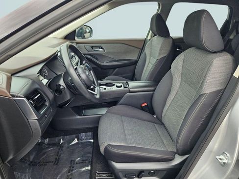 Used 2021 Nissan Rogue SV image 22