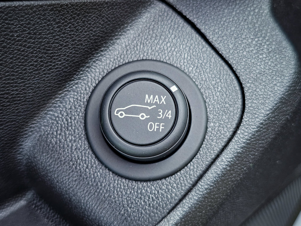 Used 2022 GMC Terrain SLT w/ Infotainment Package II AWD/4WD image 13