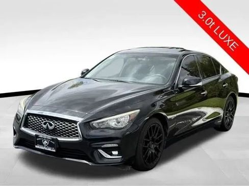 Used 2018 INFINITI Q50 Luxe RWD image 3