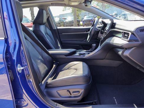 Used 2024 Toyota Camry XSE FWD image 9