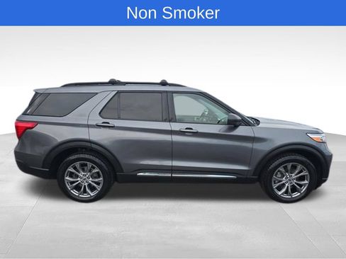 Used 2022 Ford Explorer XLT w/ Equipment Group 202A AWD/4WD image 7