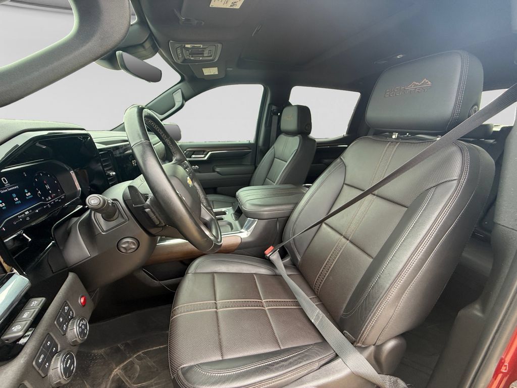 Used 2024 Chevrolet Silverado 1500 High Country w/ High Country Premium Package AWD/4WD image 21