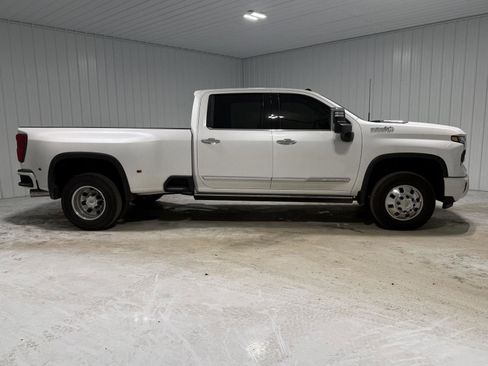 Used 2025 Chevrolet Silverado 3500 High Country w/ High Country Premium Package image 7