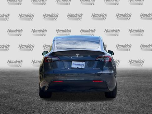 Used 2022 Tesla Model Y Performance AWD/4WD image 6