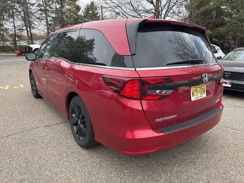 Used 2023 Honda Odyssey Sport image 2
