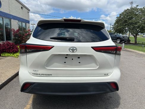 Used 2020 Toyota Highlander XLE FWD image 5