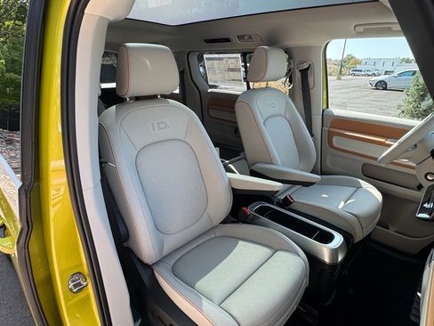 New 2025 Volkswagen ID. Buzz Pro S Plus image 12