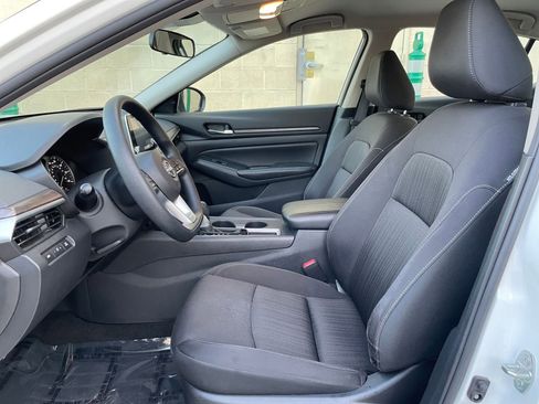 Used 2025 Nissan Altima 2.5 SV image 27