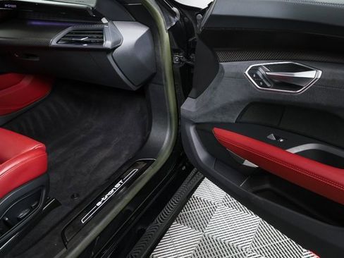 Used 2023 Audi e-tron GT Prestige image 25
