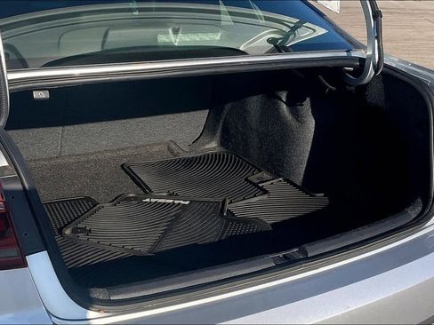 Used 2017 Volkswagen Passat 1.8T SE w/ SE Lighting Package image 28