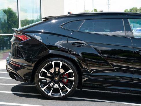 Used 2021 Lamborghini Urus AWD/4WD image 11