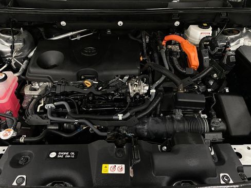 Used 2022 Toyota RAV4 XLE image 12