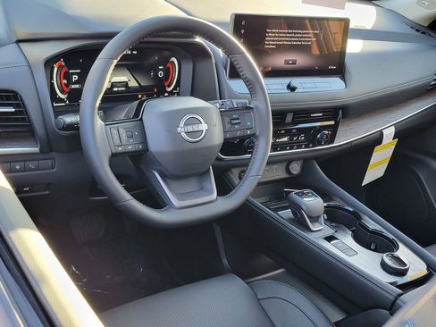 New 2026 Nissan Rogue Platinum w/ Platinum Premium Package image 4